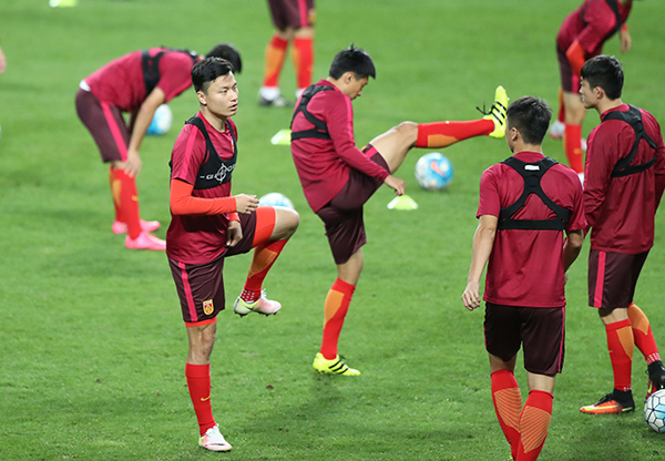 半岛体育在线网站-韩国足球队备战国内比赛刻苦训练