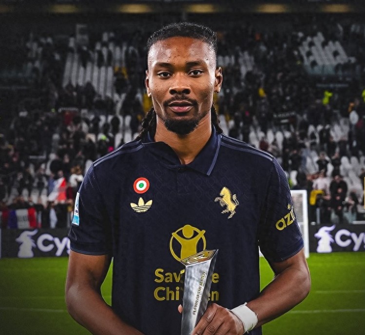 半岛体育登录入口-AC米兰继续领跑，卫冕冠军实力无可匹敌的简单介绍