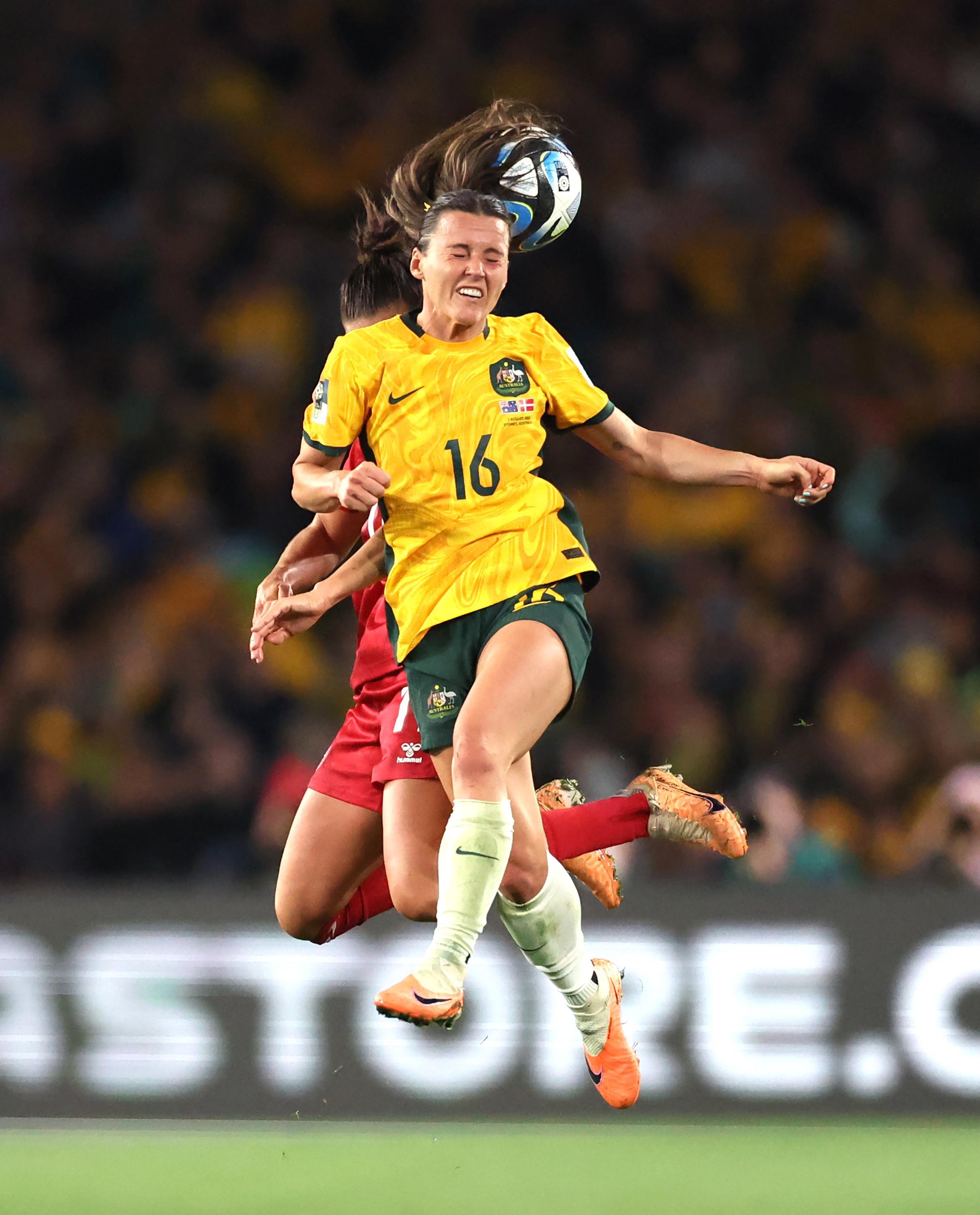 半岛体育官网登录-关于国际足球比赛中女运动员的高水平表现备受赞誉的信息