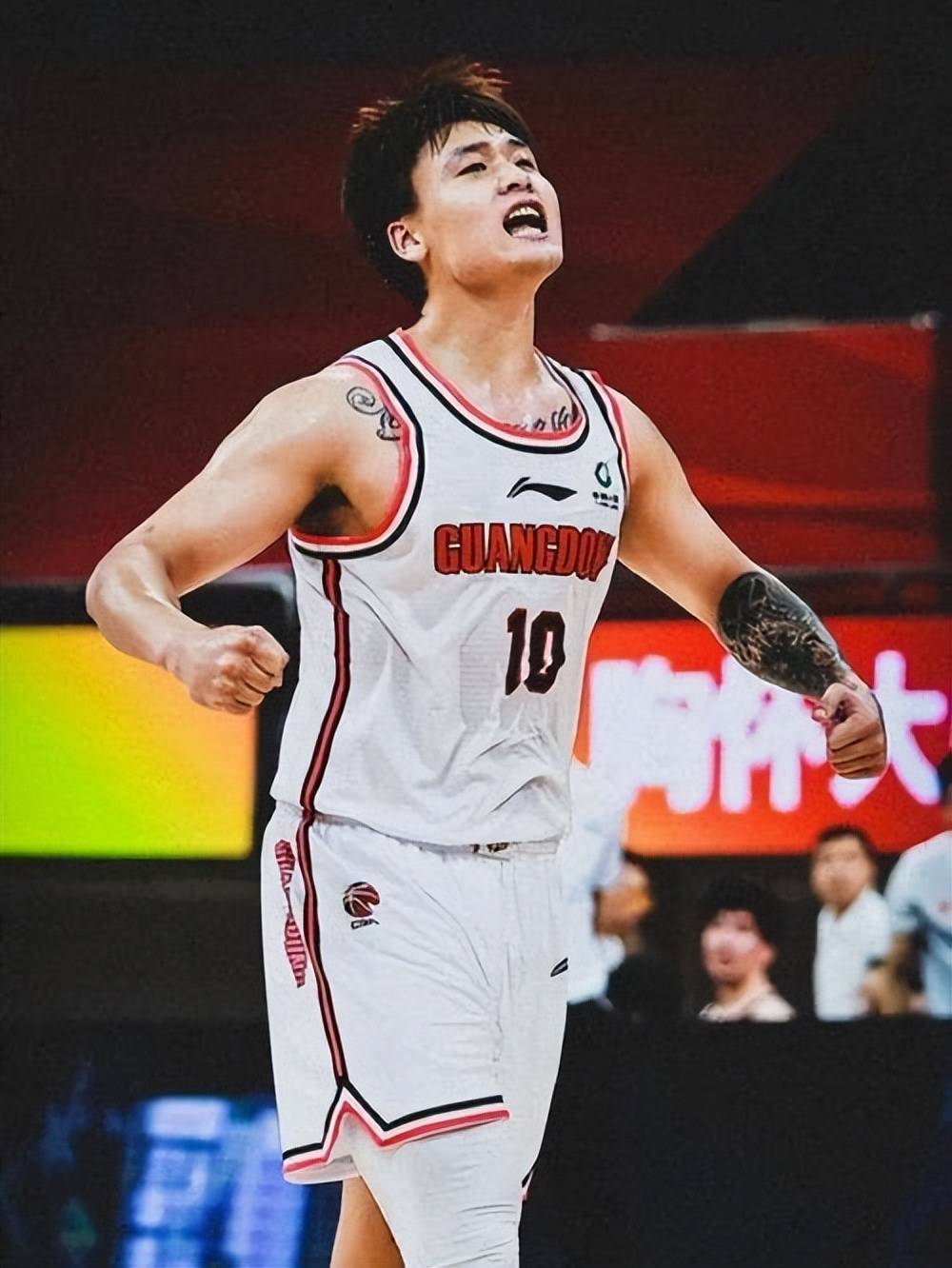 半岛体育官网入口-山西队再登榜首，多点开花壮志凌云青云直上的简单介绍