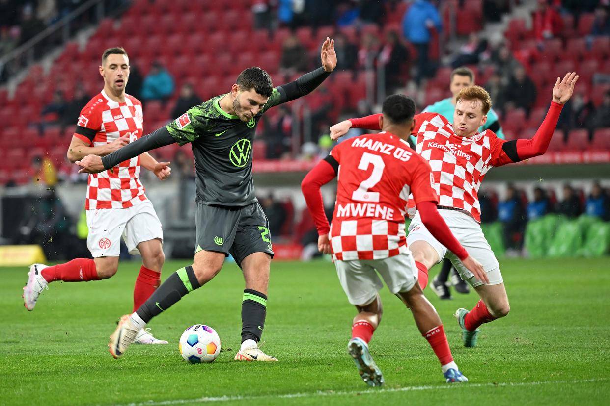 半岛体育登入-南安普顿签下德甲球员，加强中场实力