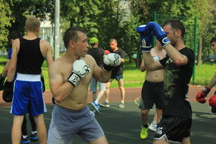 半岛体育app官网-莱比锡主帅受伤在家观战，球队取得关键胜利，莱比锡 主帅